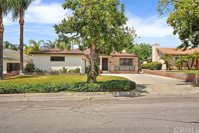 1st image of 3958 Modesto Dr