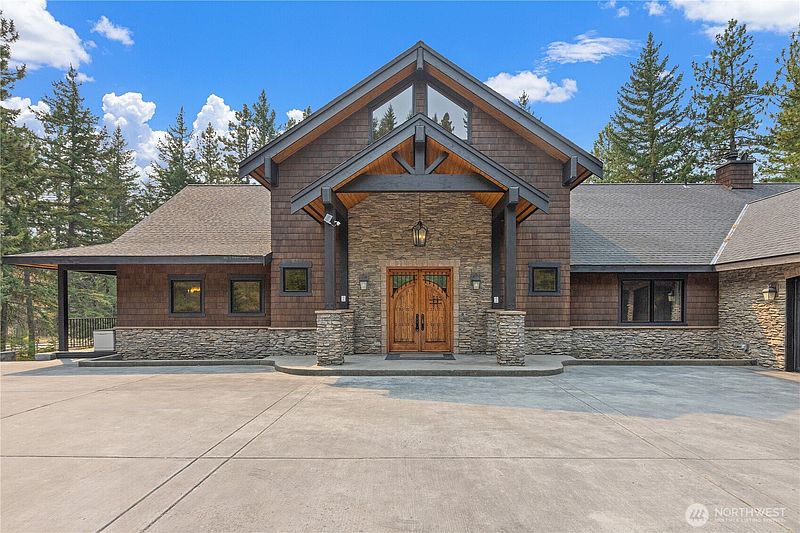 3rd image of 251 Evergreen Valley Loop Road