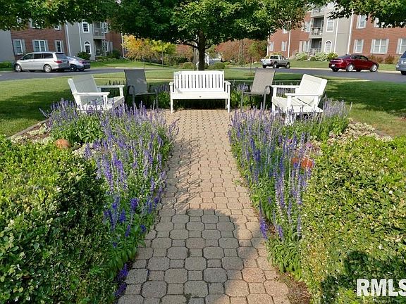 5th image of 5200 N Knoxville Ave #202