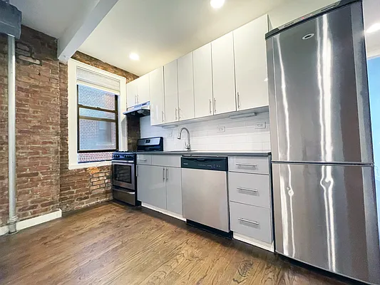Rented by Bohemia Realty Group | media 14