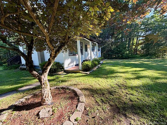 3rd image of 1540 Forestburgh Road