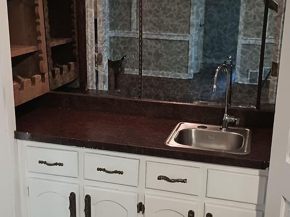 4th image of 4573 Blandford Dr