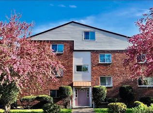 1274 Beacon St #2, Waban, MA 02468