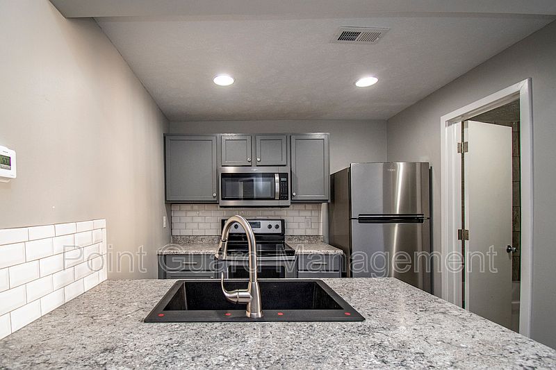 1st image of 2705 Leavenworth St #2711-4