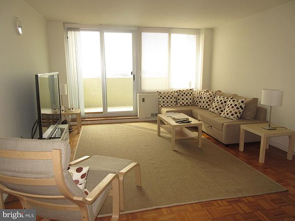 3rd image of 604 S Washington Sq APT 2915