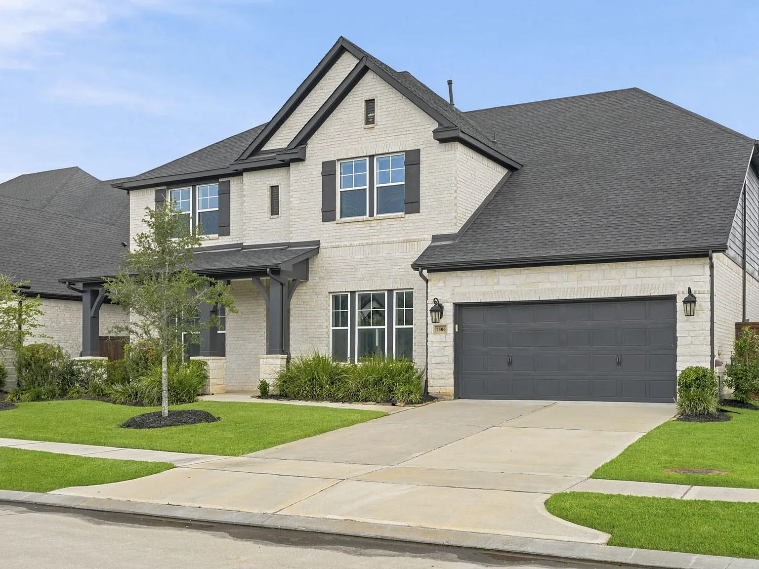 5 bed, 4.5 bath, 3925 sqft, $5,550 — Photo 3
