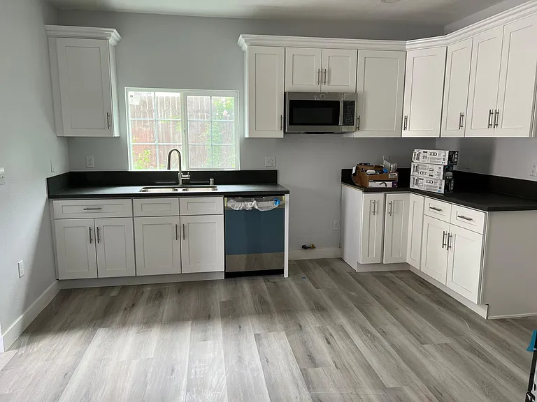 6556 Mammoth Ave — Photo 6