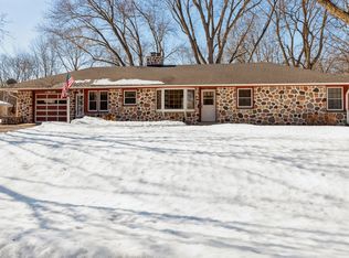 W211N6865 Pleasant St, Menomonee Falls, WI 53051
