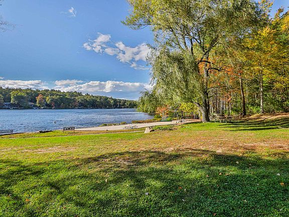 3rd image of 413 South Baboosic Lake Road
