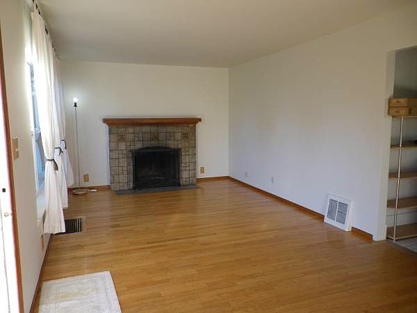 2nd image of 740 N 79th St