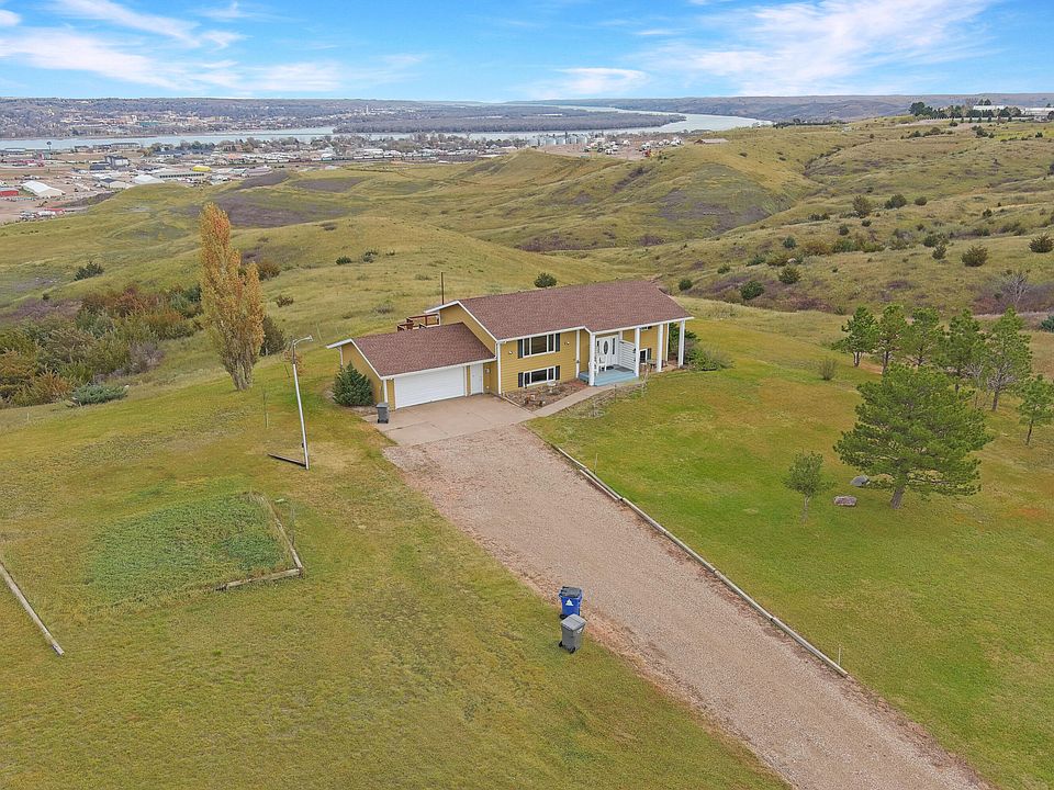1st image of 1700 Verendrye Dr
