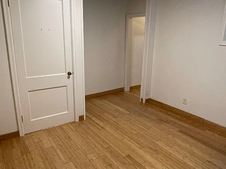 2338 Marshall Apartments — Photo 24