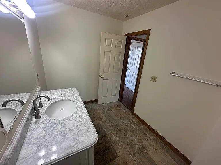 3209 Clement Ave #12 — Photo 8
