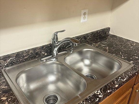 3rd image of 6001 Arlington Blvd APT 201