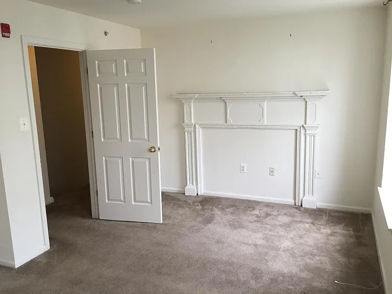 237 N 2nd St #2C — Photo 6