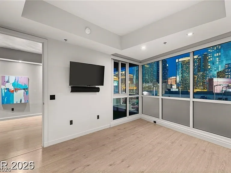 4525 Dean Martin Dr #511 — Photo 15