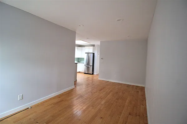 Rented by Hagstrom Management Inc | media 8