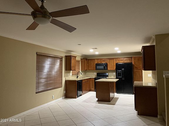 5th image of 2917 E Windsong Dr