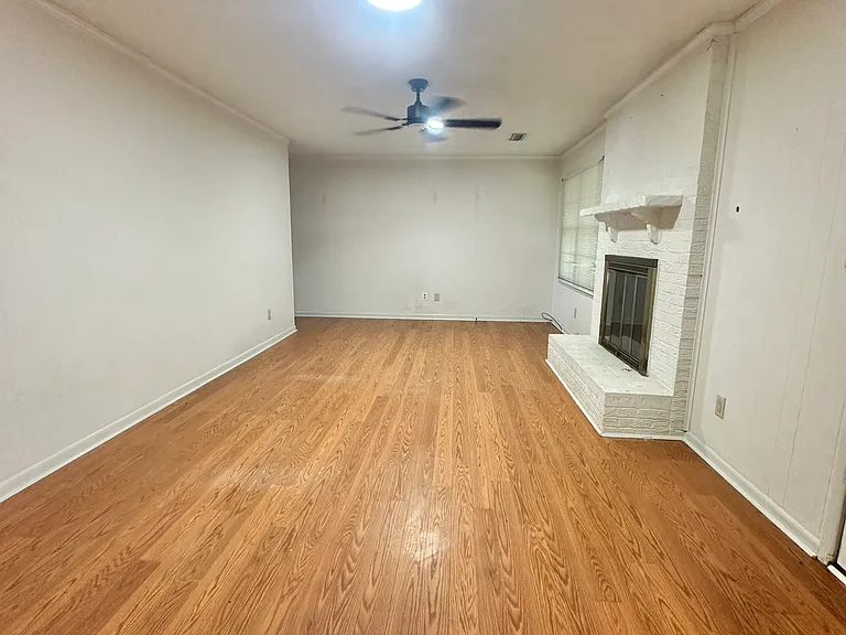 1105 Buena Vista Dr — Photo 4