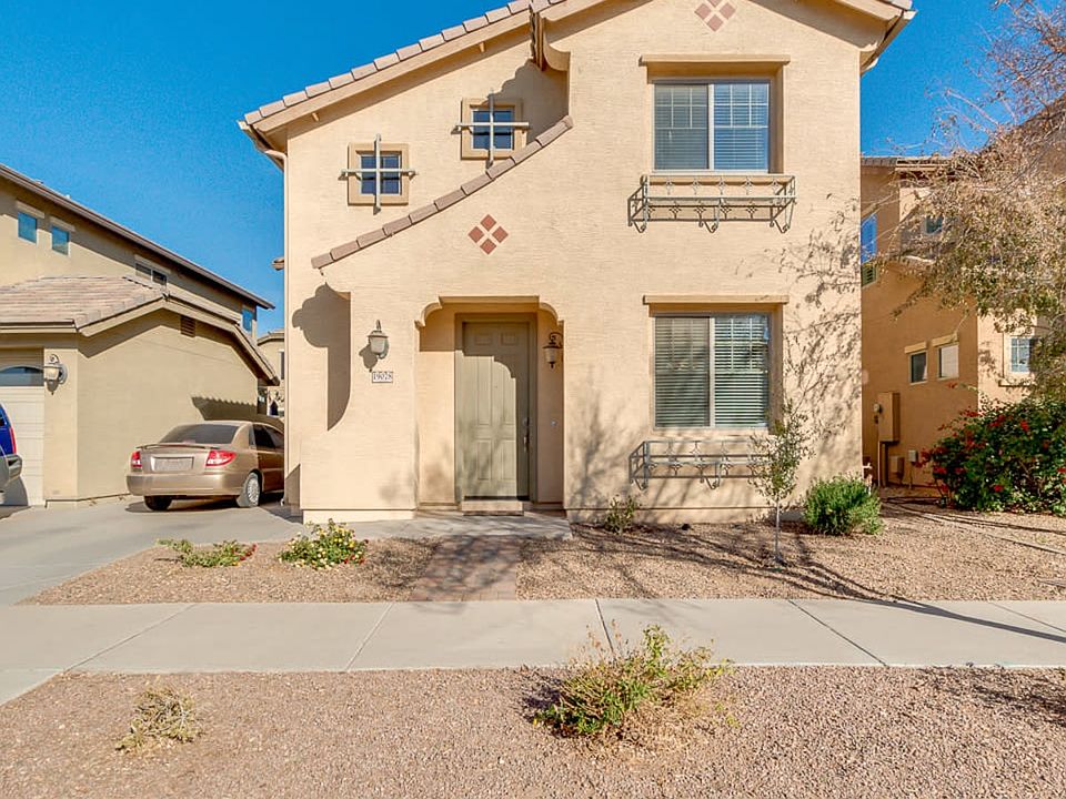 1st image of 19078 E Kingbird Ct