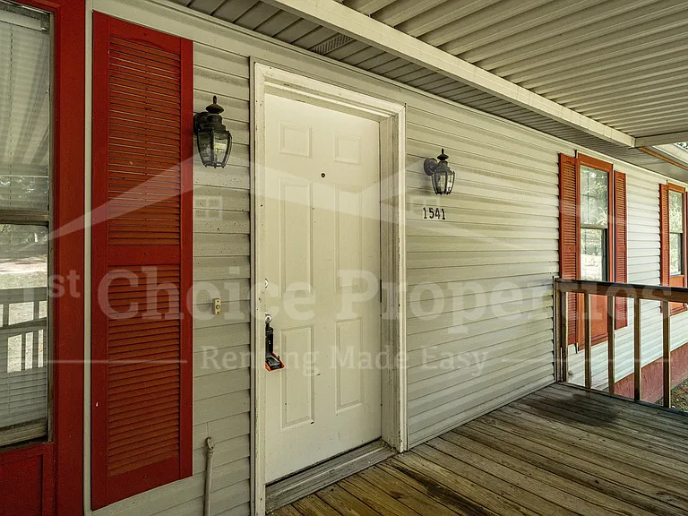 1541 Rainbow Ln — Photo 6