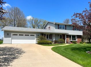 5247 Tumblebrook Dr, Oshkosh, WI 54904
