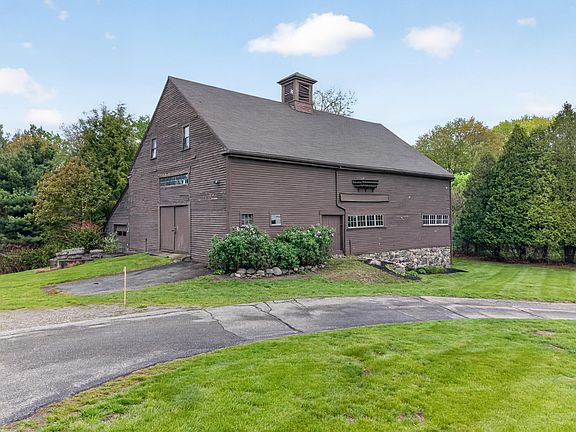 4th image of 181 Cider Hill Road