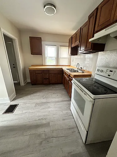 2057 Catalpa Dr #2059 Photo 1