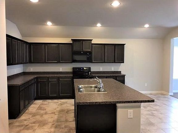 3rd image of 5115 Royal Springs Dr