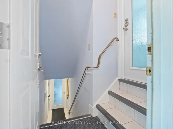 2 Kenworth Dr, Saint Catharines, ON L2M 4S2