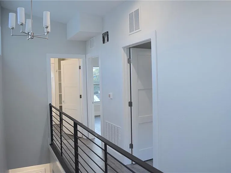 601 Elmwood Pl #A — Photo 8