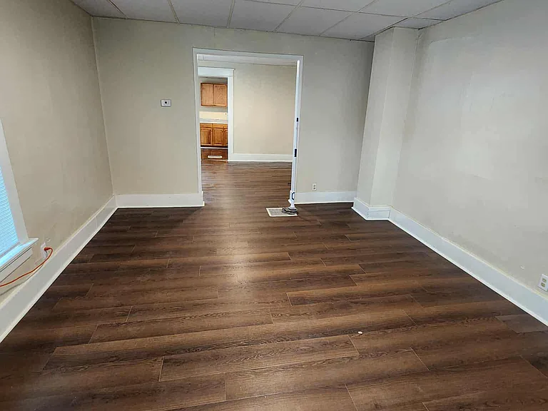 654 W 4th St #1 — Photo 4