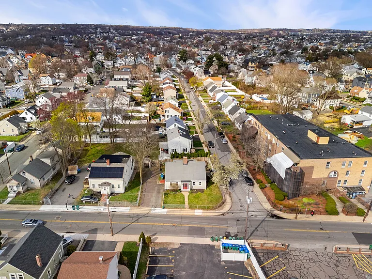 306 Riverside Ave #2 — Photo 4