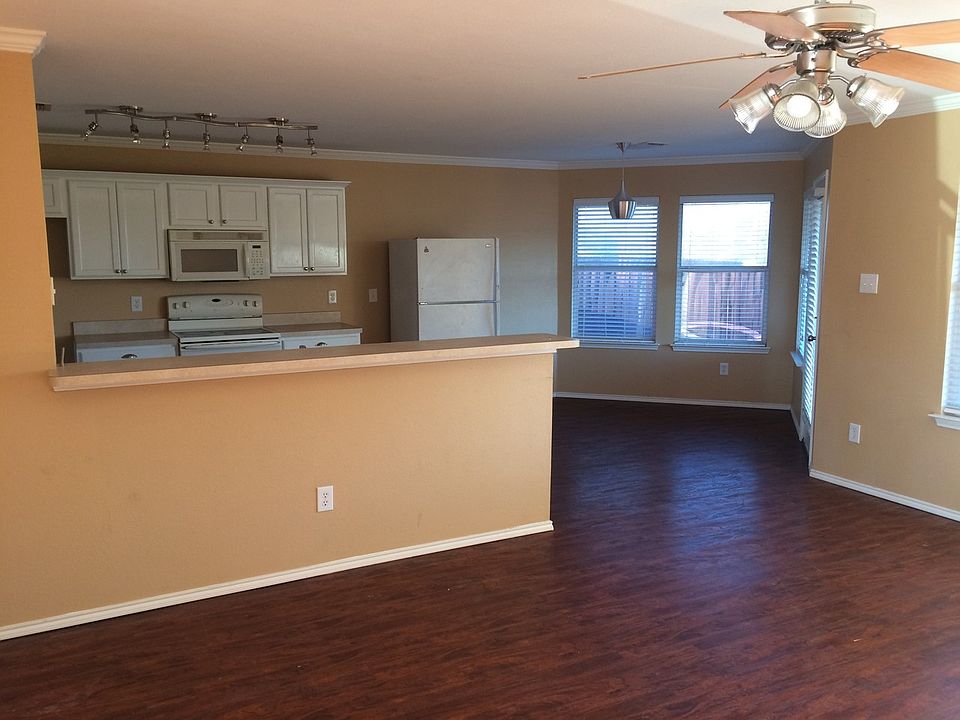 2nd image of 321 Kennedy Dr