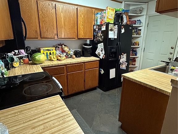 3rd image of 3407 Dallis Dr
