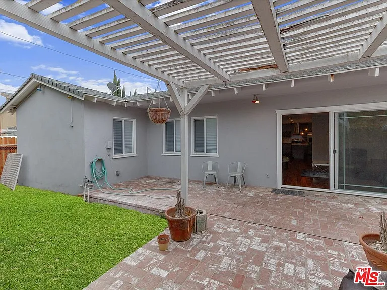 23109 Mariano St — Photo 33