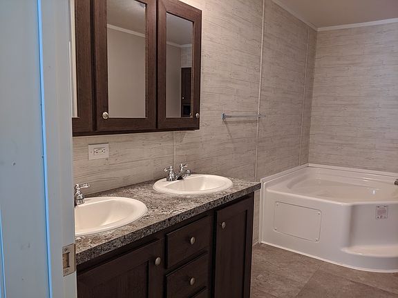 2nd image of 46188 La Crosse Dr #649