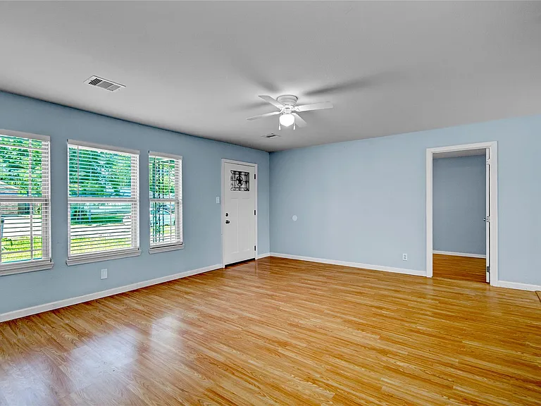 8921 Oak Knoll Ln — Photo 19