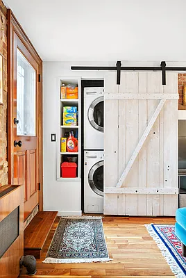 Sold by Compass | media 18