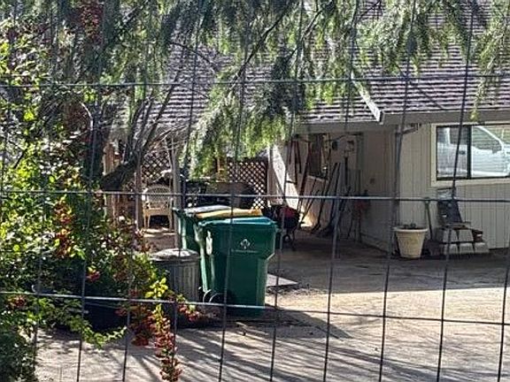 3rd image of 2058 Cable Rd