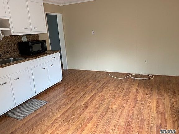 4th image of 496 Secatogue Ave Floor 2