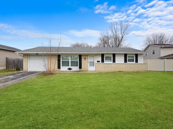 8019 Dartmouth Ln, Hanover Park, IL 60133