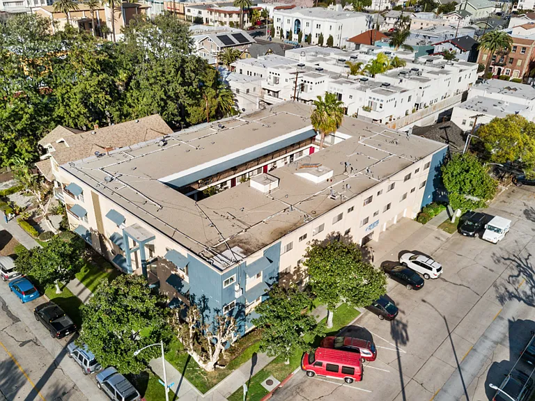 800 Linden Ave in Long Beach — Photo 17
