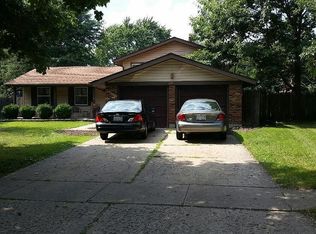 960 Aberdeen Dr, Crystal Lake, IL 60014