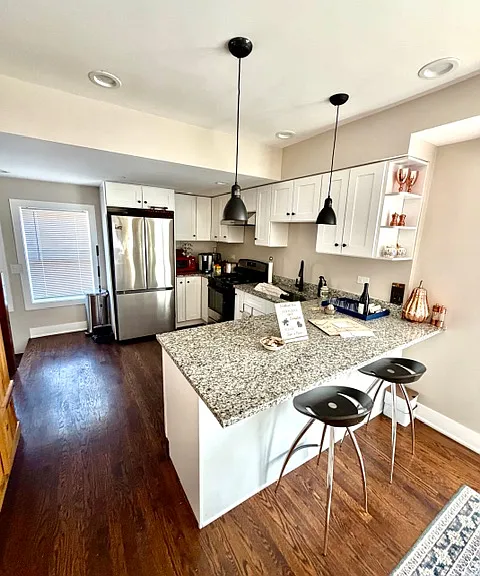 5519 N Neenah Ave — Photo 1