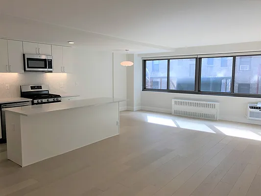 Rented by A&E Real Estate Management | media 10