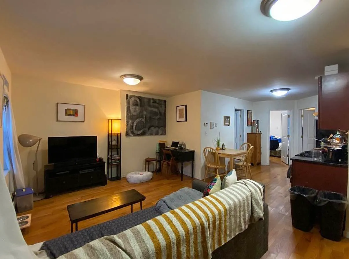 49 Vernon Avenue — Photo 3