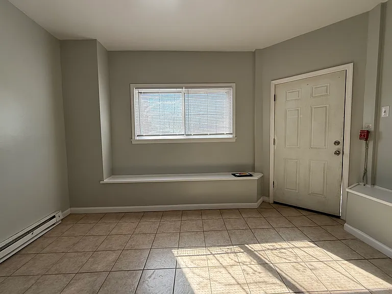 1727 Bridge St #1 — Photo 9