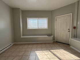 1727 Bridge St, Philadelphia, PA