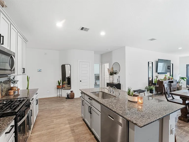 3815 Haydon Ridge Ln — Photo 4